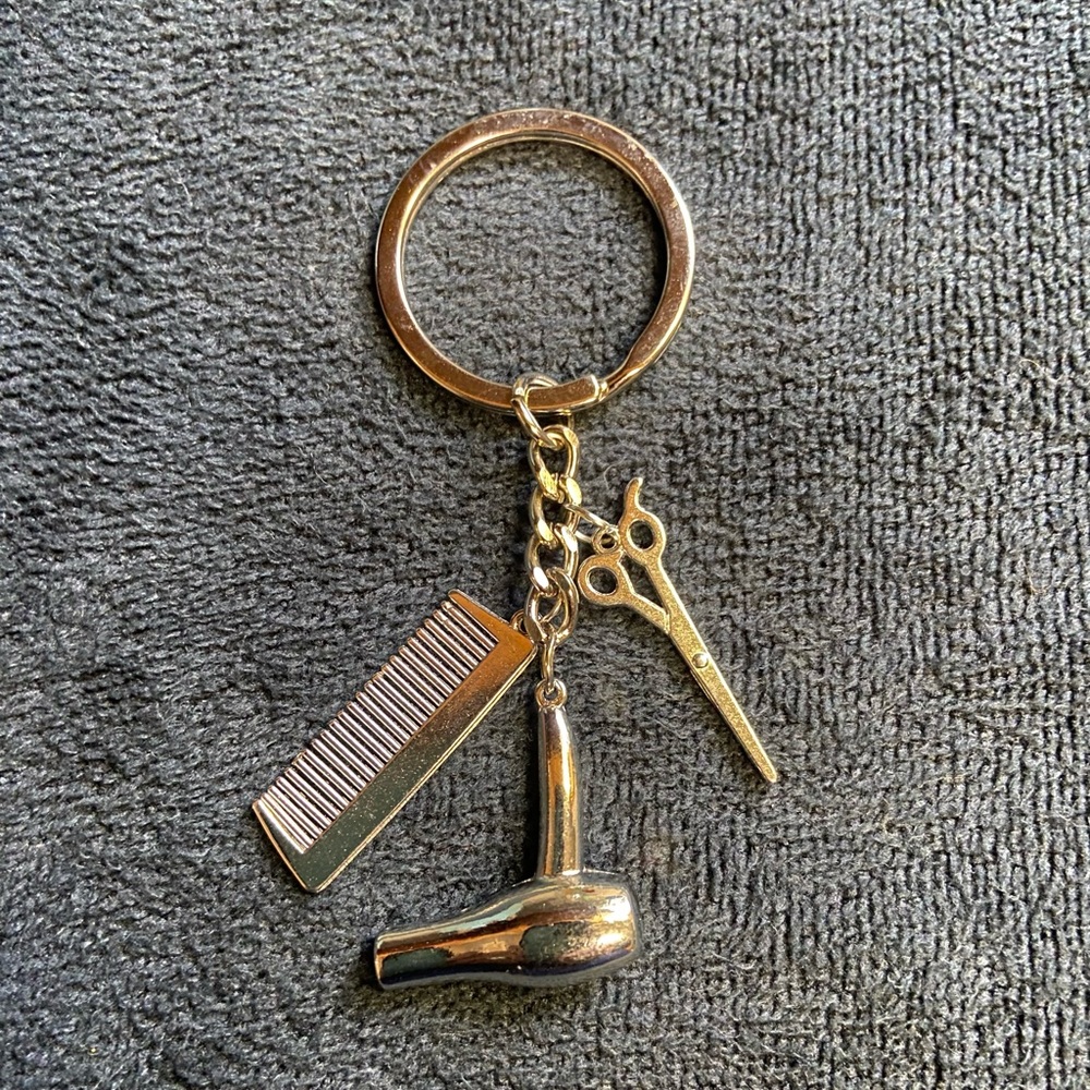 NWOT Silver tone Hair Dresser key ring  with Blow dryer, shears & comb. ✂️💈